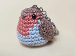 Gehäkeltes Rotkehlchen / Vogel  "Rosi" als Schlüsselanhänger | Taschenanhänger | Amigurumi Tier | Handarbeit | Geschenk | Glücksbringer