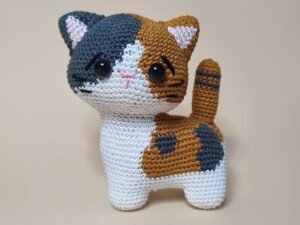 Gehäkelte Katze "Kira"  Amigurumi, handgemacht, Kuscheltier, gehäkelte Tiere, gehäkelter Kater, Kätzchen