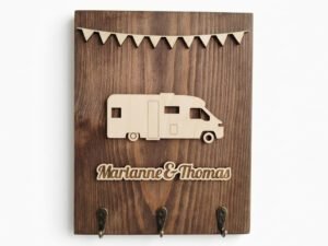 Personalisiertes Holz-Schlüsselbrett mit Wohnmobil-Motiv und Wunschname für Camper