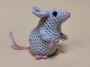 gehäkelte maus