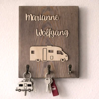 Personalisiertes Schlüsselbrett, Geschenk für Camper aus Massivholz mit Wunschtext, Camping Deko, Wohnwagen, Wohnmobil Geschenk